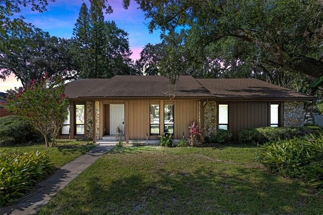 Foto del edificio - 525 Garden Heights Dr