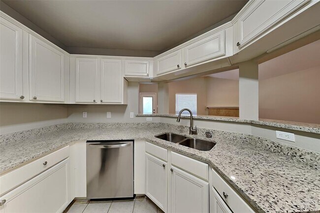 Foto del edificio - 12310 Westwold Dr