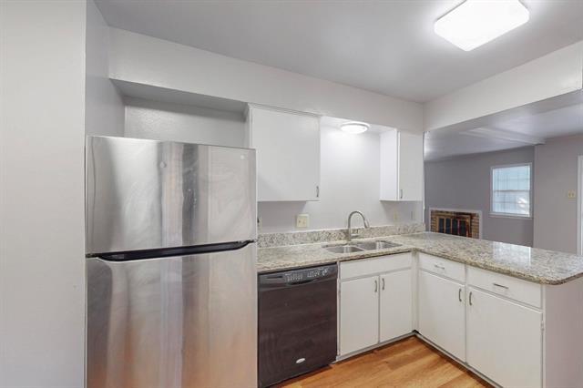 Foto del edificio - 7948 Habersham Ln
