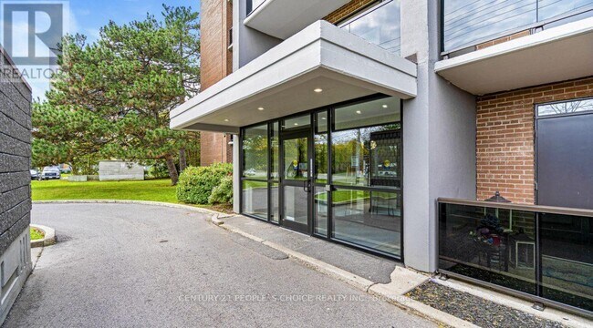 Photo du bâtiment - 1219 Dundas St W