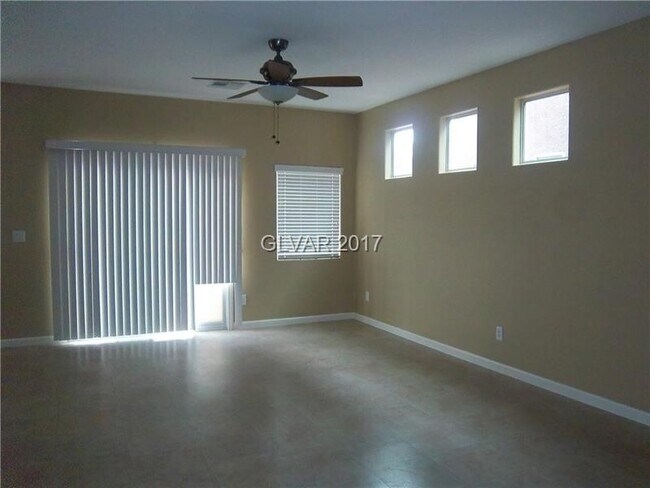 Foto del edificio - 3761 Hollycroft Dr