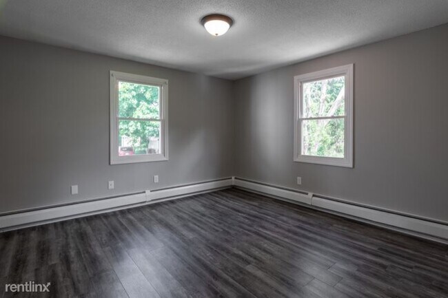 Building Photo - 3 br, 1 bath Apartment - 43 Sterling St