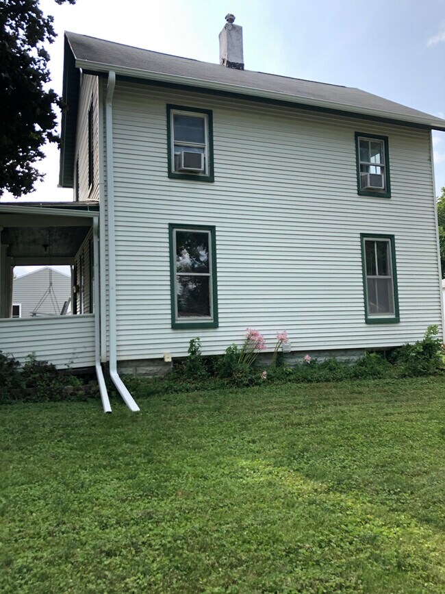 Lado este de la casa - 1425 5th Ave