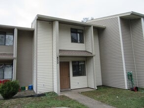 Building Photo - 832 West St