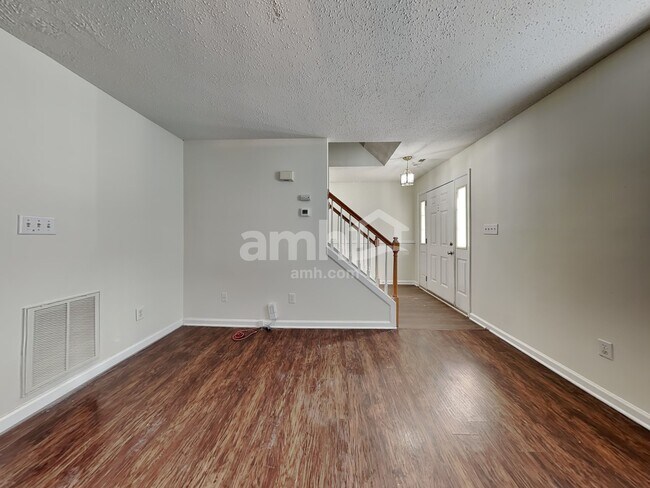 Building Photo - 15 S Indiancreek Pl