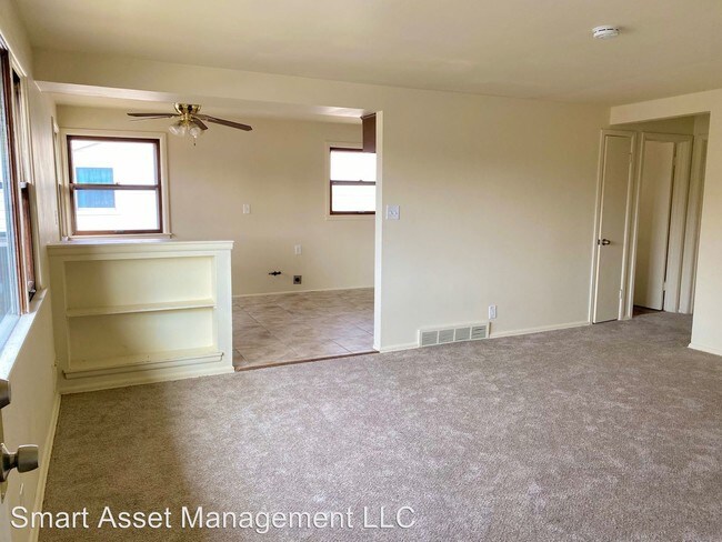 Building Photo - 5734 N 76th St