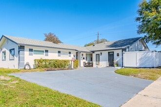 Building Photo - 1875 Williams Manor Ave