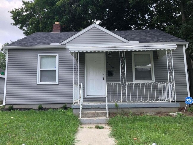 Building Photo - 2299 Hamilton Ave