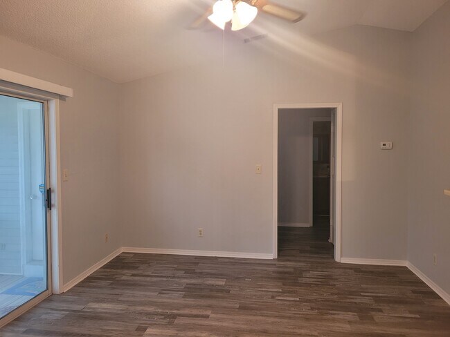 Building Photo - 601 E Burgess Rd