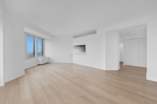 Foto del edificio - 150-156 W 56th St