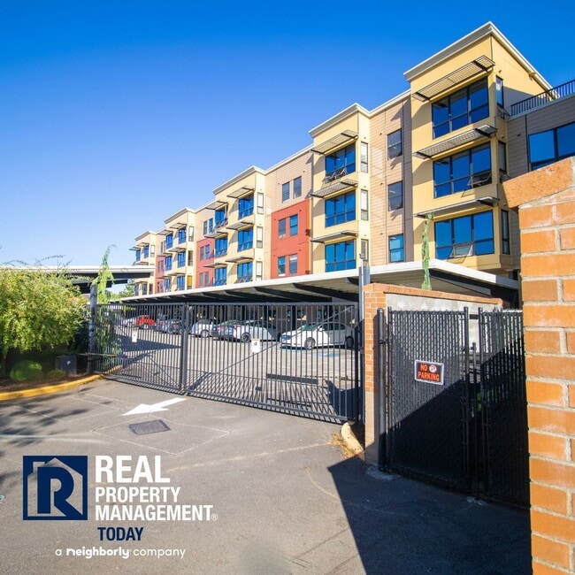 Building Photo - Fully Furnished Pioneer Park Condo!