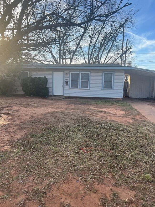 Building Photo - 1362 S Bowie Dr