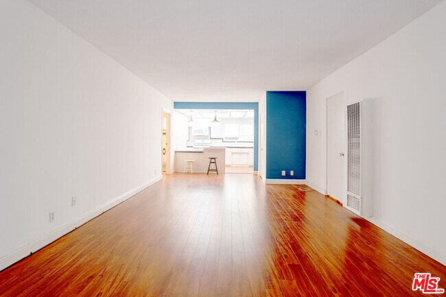 Foto del edificio - 446 S St Andrews Pl