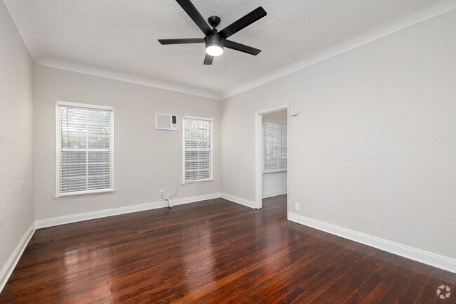 Interior Photo - SUT - 1314 Sutherland St