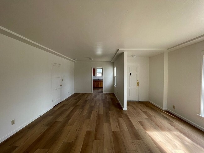 Building Photo - 1221 Olive St