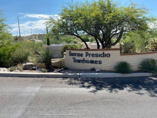 Building Photo - 5460 N Paseo Sonoyta