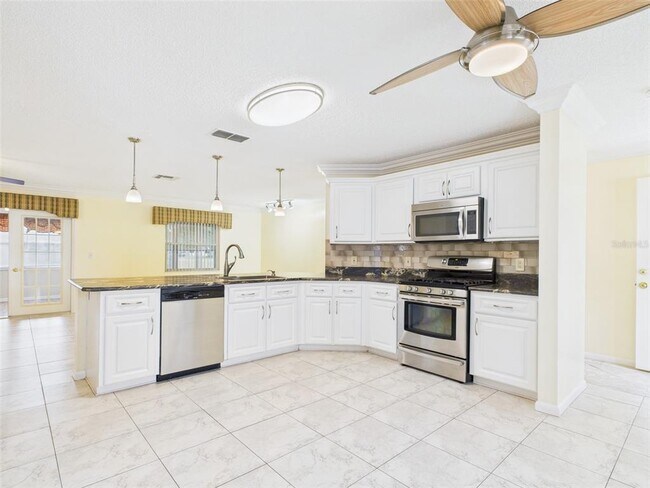 Foto del edificio - 9679 SW 99th Ave
