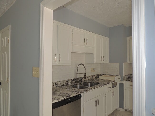 Building Photo - 628 Prestige Blvd