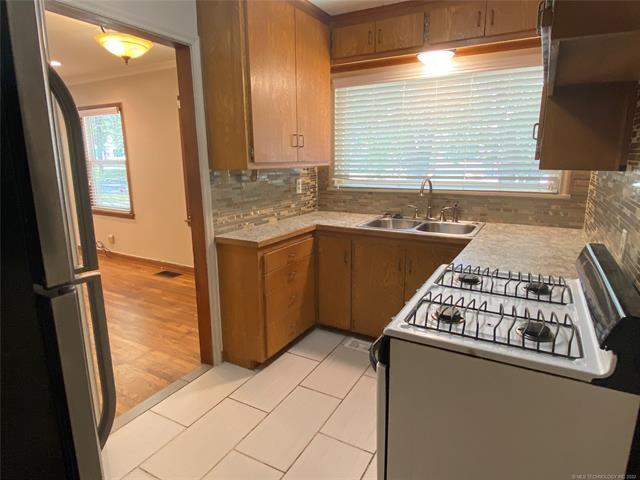 Foto del edificio - 4731 S Boston Ave