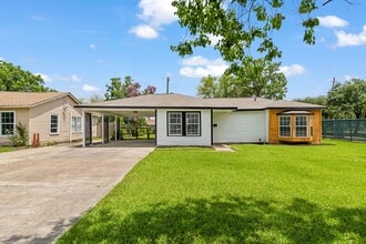 Building Photo - 1000 W Thomas Ave