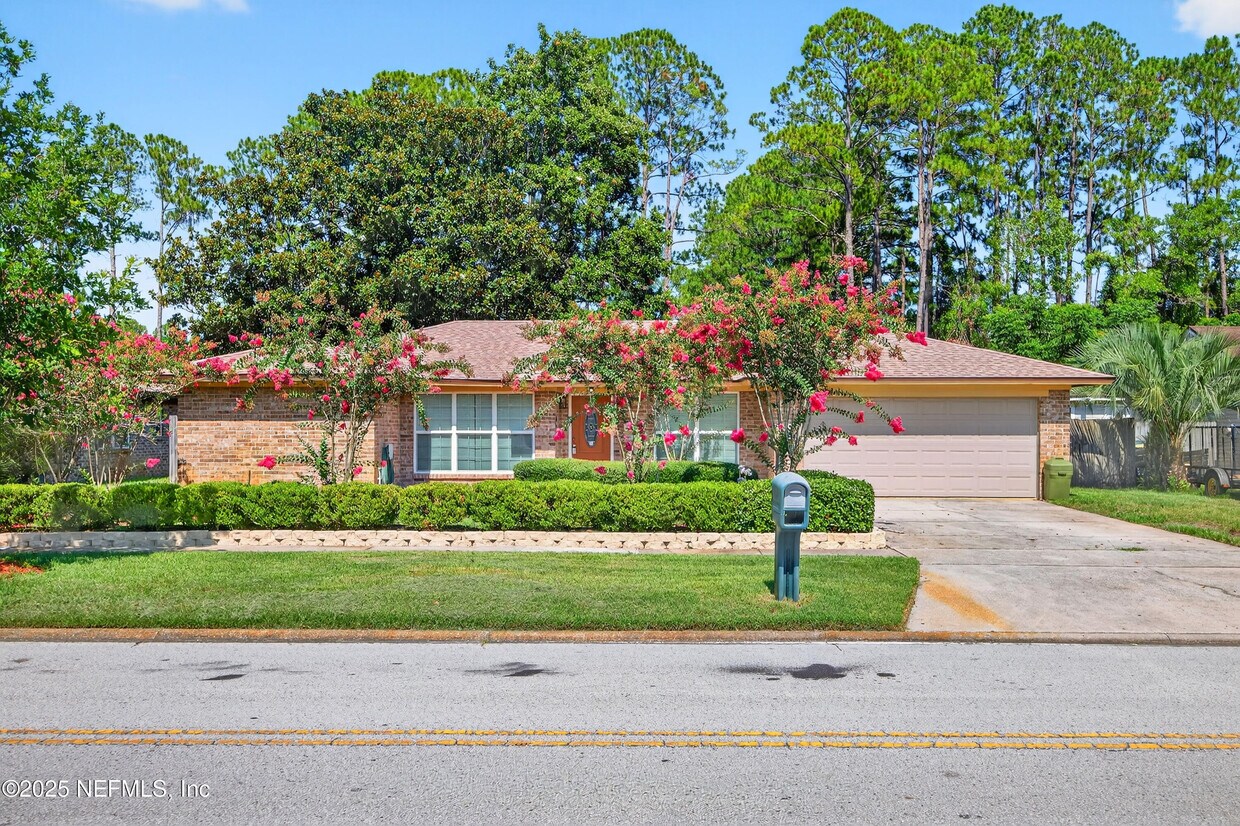 Foto principal - 9727 Viceroy Dr E