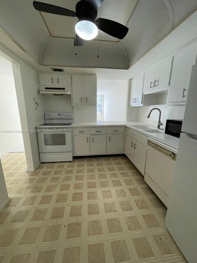 Foto del edificio - 1301 NE Miami Gardens Dr