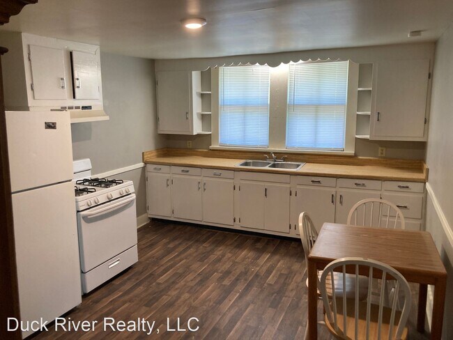 Foto del edificio - 1 br, 1 bath House - 322 West 12th Street ...