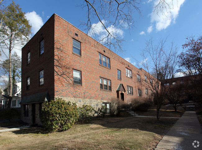 Building Photo - Colonial Manor Apartments