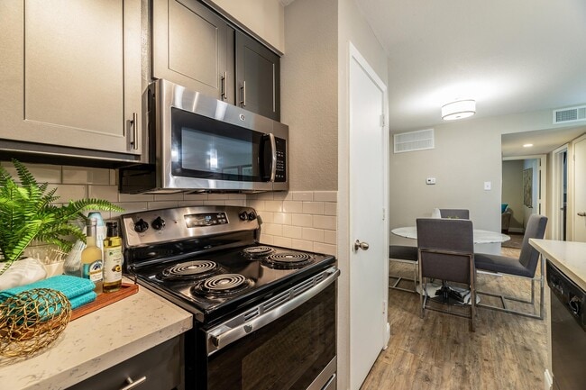 Interior Photo - Flintridge Apartments