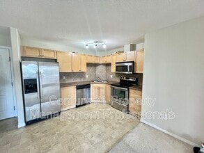 Building Photo - 7327 Terwillegar Dr S NW