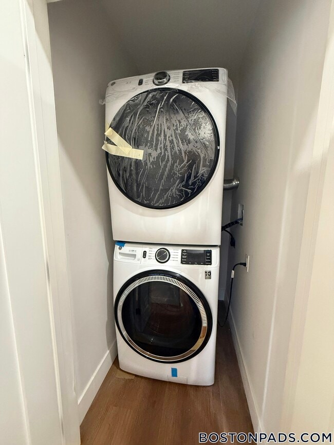 Foto del edificio - 147 E Cottage St