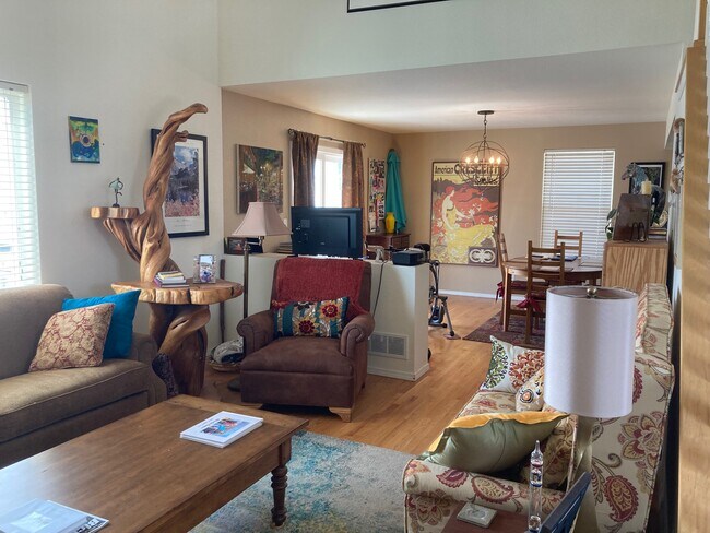 Foto del edificio - 1303 Vinson St