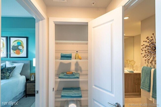 Foto del edificio - 3 br, 2 bath Condo - 17945 SW 97 Ave