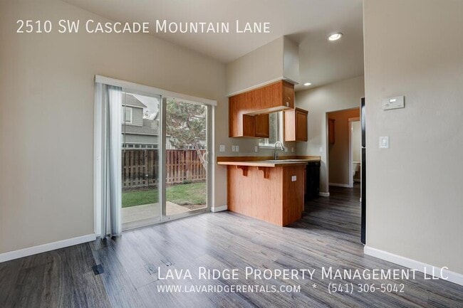 Building Photo - 2510 SW Cascade Mountain Ln