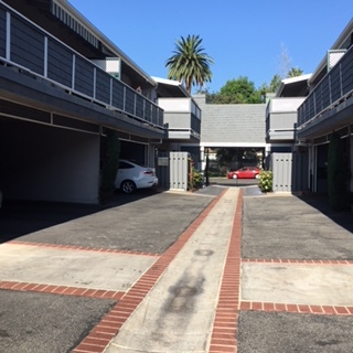 Building Photo - 66 S Grand Oaks Ave