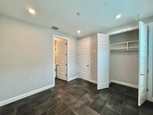 Foto del edificio - 4215 W North A St