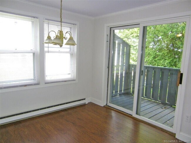 Building Photo - 150 Beachview Ave