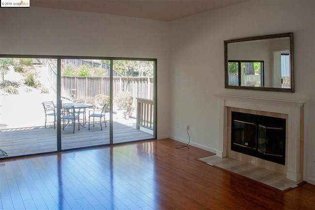 Building Photo - 4909 Stoneridge Ct