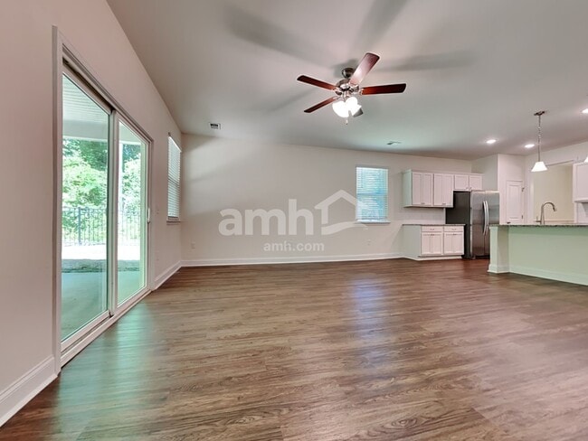 Foto del edificio - 219 Swan Dr