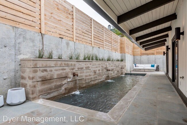 Foto del edificio - 3 br, 2 bath House - 3325 Fairmont Dr