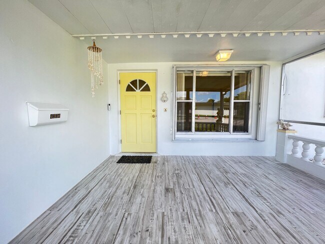 Foto del edificio - Oakland Villa Senior Community- 2 Bedrooms...