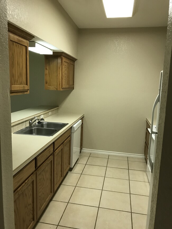 Foto del edificio - 227 Bluebonnet St