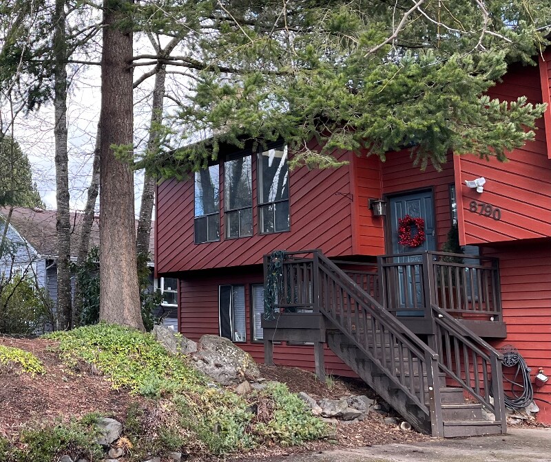 Primary Photo - 8790 SW Sorrento Rd