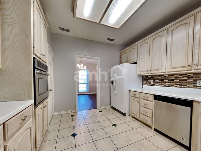 Building Photo - 135 Rim Rock Rd