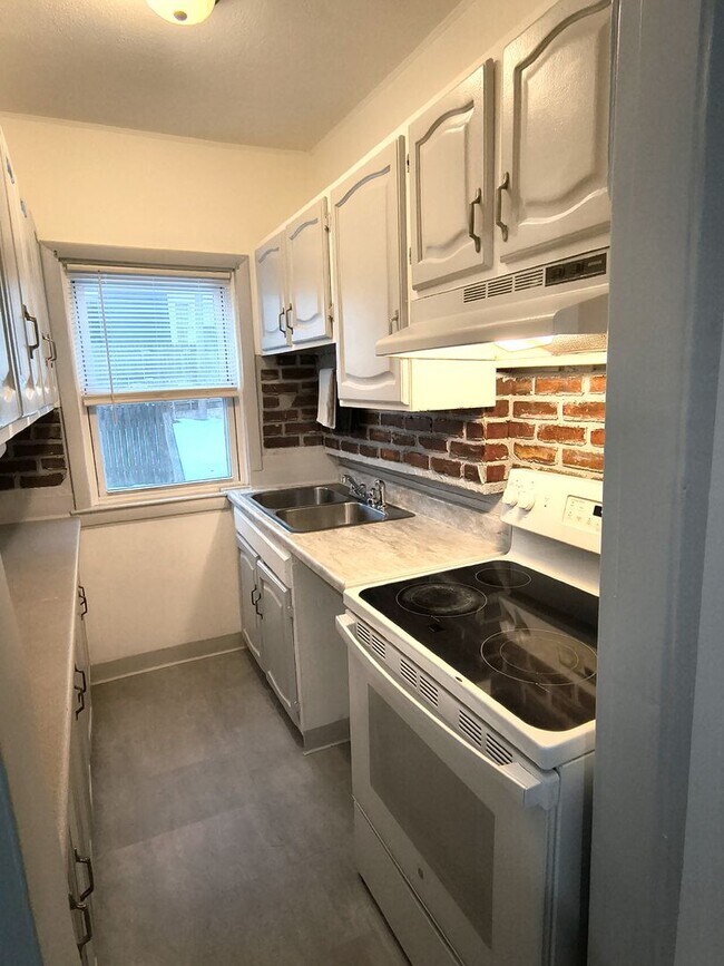 Foto del edificio - 823-825 Main Street