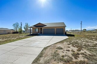 Building Photo - 1140 E Dove Creek Dr