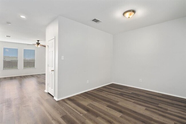 Foto del edificio - 2277 Green Meadows Ln