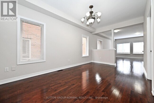 Building Photo - 110 Southdown Ave