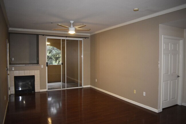 Foto del edificio - 501 Gibson Dr