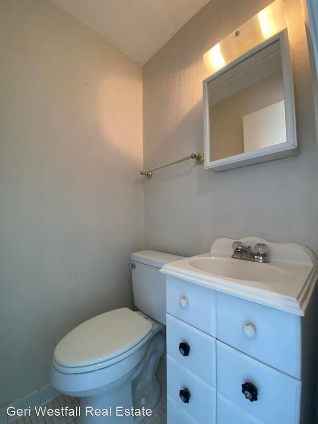 Foto del edificio - 2 br, 1.5 bath House - 55 Vining Ct. #220